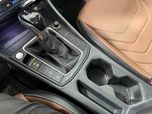 Certified 2025 Volkswagen Jetta SEL image 19