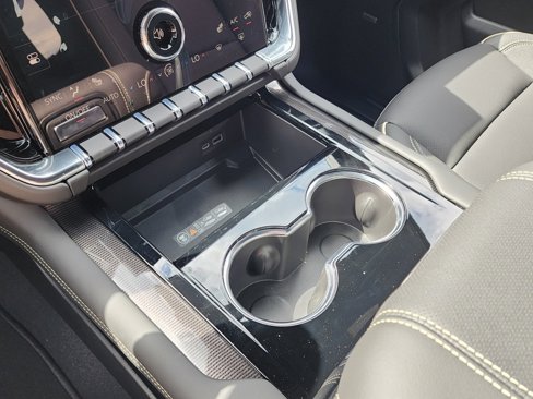 New 2026 GMC Yukon Elevation image 32