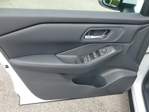 New 2026 Nissan Rogue SV image 10