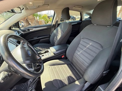 Used 2019 Ford Fusion SE image 11