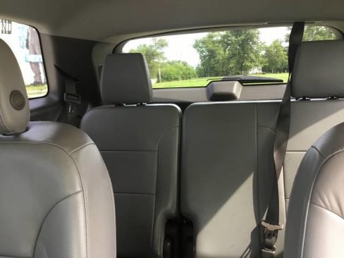 Used 2018 Chevrolet Traverse LT image 11