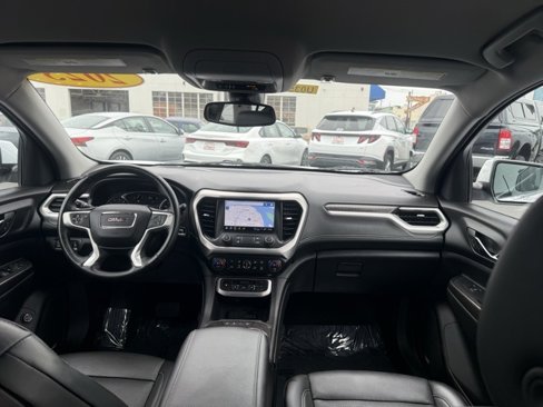 Used 2023 GMC Acadia SLT image 14