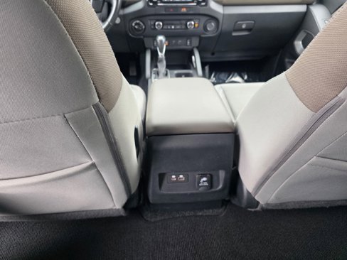 Used 2022 Nissan Frontier SV image 11