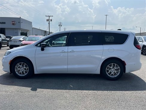New 2025 Chrysler Pacifica Select image 4