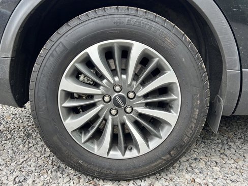 Used 2022 Lincoln Nautilus AWD w/ Premium Package image 3