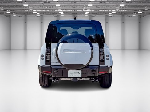 New 2025 Land Rover Defender 110 V8 image 4