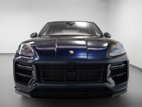 Certified 2025 Porsche Cayenne Turbo GT image 8