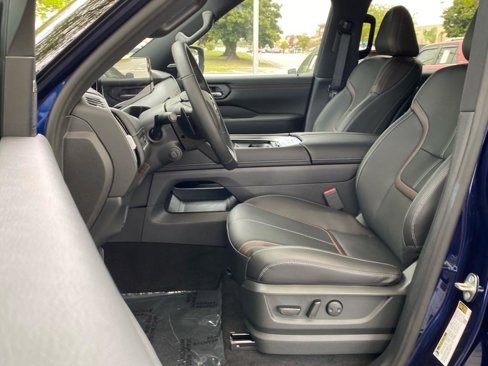 New 2025 Nissan Armada SL w/ Captain's Chari Seat Package image 13