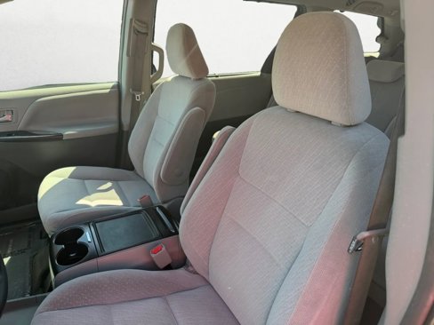 Used 2016 Toyota Sienna LE image 15