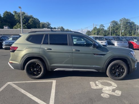 New 2025 Volkswagen Atlas Peak Edition SE image 5