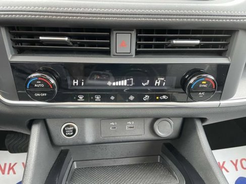 Certified 2023 Nissan Rogue SV image 29
