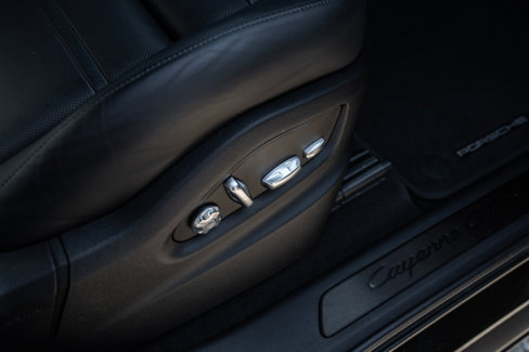 Used 2021 Porsche Cayenne GTS image 41