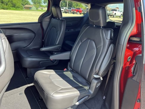 New 2026 Chrysler Pacifica Select image 22