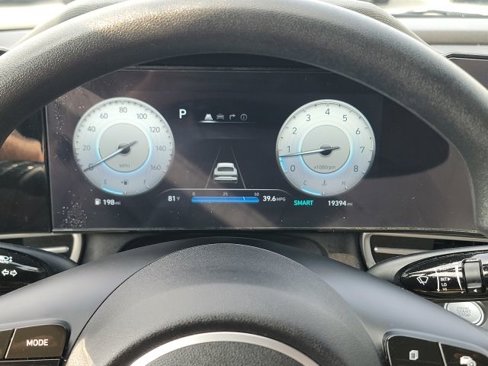 Used 2024 Hyundai Elantra SEL image 20