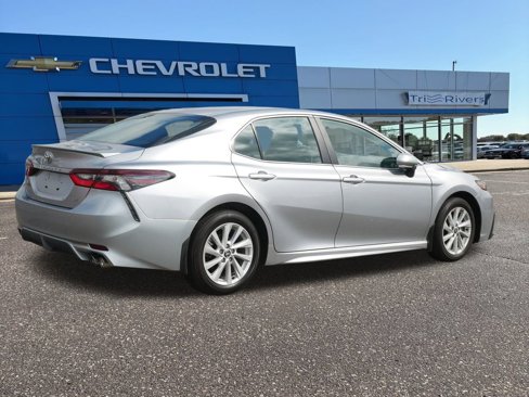 Used 2024 Toyota Camry SE image 5
