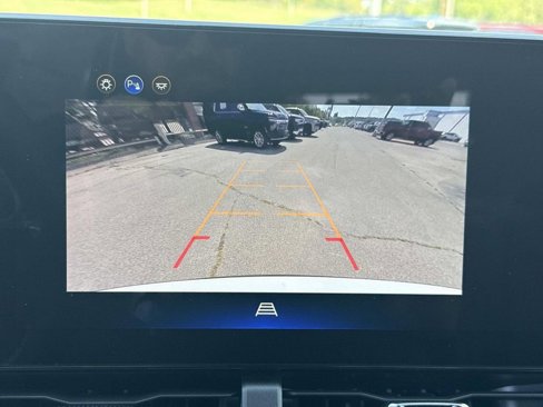 New 2026 Chevrolet Equinox LT w/ Convenience Package II image 16