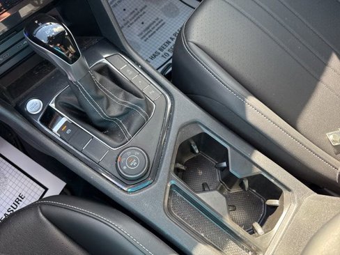 Certified 2024 Volkswagen Tiguan SE R-Line image 19