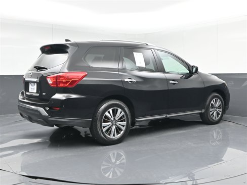 Used 2020 Nissan Pathfinder SV image 5