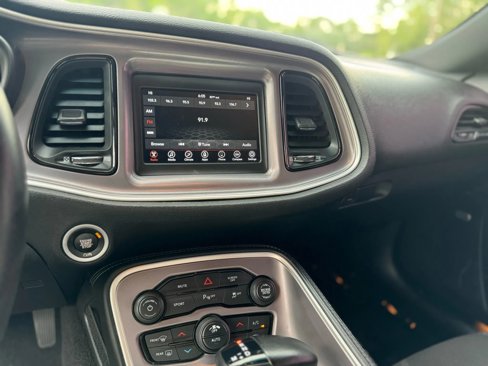 Used 2022 Dodge Challenger GT image 13