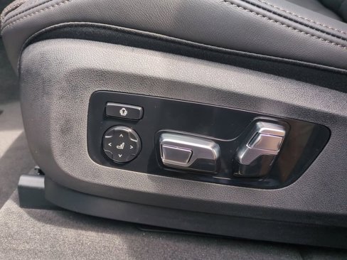 New 2026 BMW X5 xDrive50e w/ Executive Package image 19