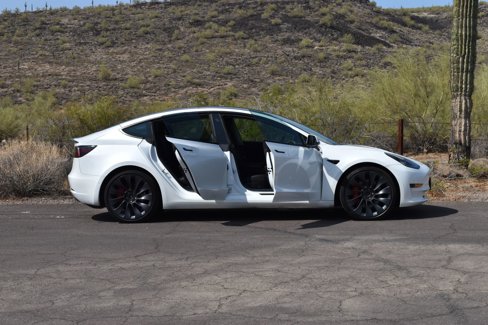 Used 2022 Tesla Model 3 Performance image 10