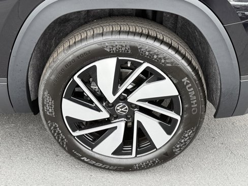 New 2025 Volkswagen Atlas SE image 15