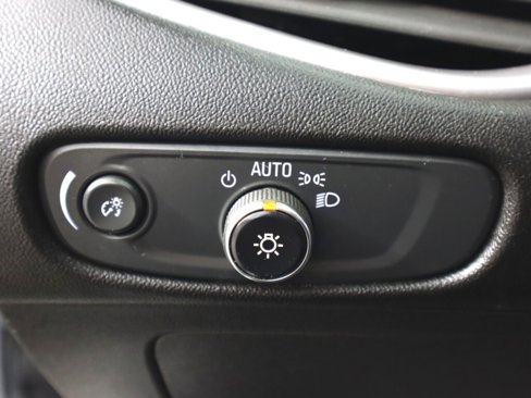 Used 2023 Chevrolet Malibu LT image 9