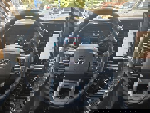 New 2025 Ford F350 Lariat image 24