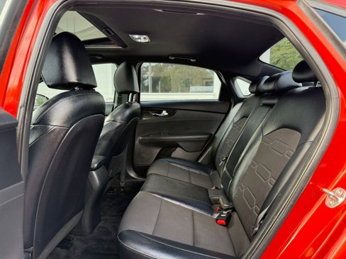 Used 2020 Kia Forte GT-Line w/ GT-Line Premium Package image 17