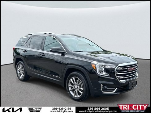Used 2024 GMC Terrain SLT image 1