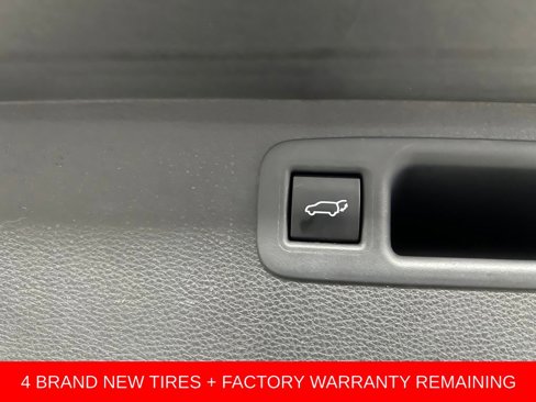 Used 2023 Toyota Highlander Limited image 48