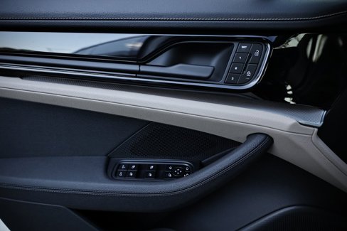 New 2026 Porsche Panamera 4 image 18
