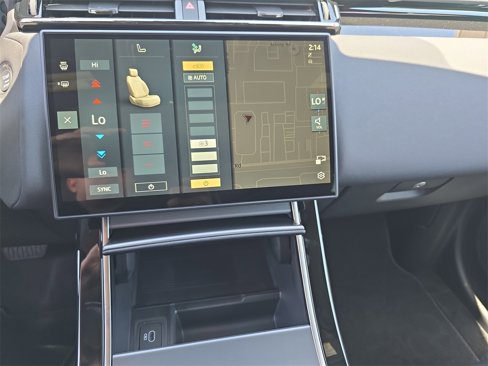 New 2026 Land Rover Range Rover Velar S image 24