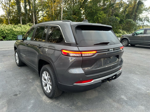 Used 2022 Jeep Grand Cherokee Limited w/ Trailer Tow Prep Group (B) image 7