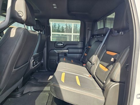 Used 2023 GMC Sierra 3500 AT4 w/ AT4 Premium Plus Package image 19