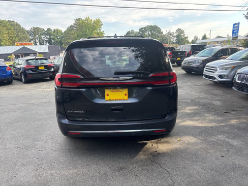 Used 2021 Chrysler Pacifica Touring-L image 6