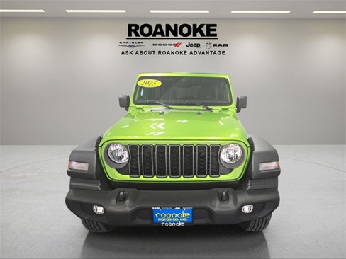 Used 2025 Jeep Wrangler Sport S image 2