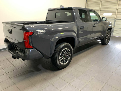 Used 2025 Toyota Tacoma TRD Sport image 3