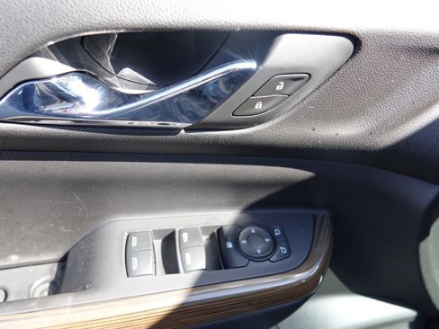 Used 2019 GMC Acadia SLE image 19