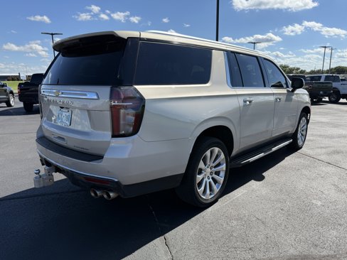 Used 2021 Chevrolet Suburban Premier image 3