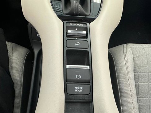 Used 2024 Honda HR-V LX image 43