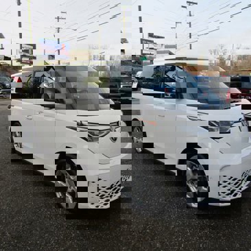 New 2025 Volkswagen ID. Buzz Pro S image 9