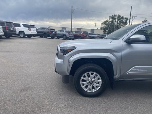Used 2025 Toyota Tacoma SR5 image 4
