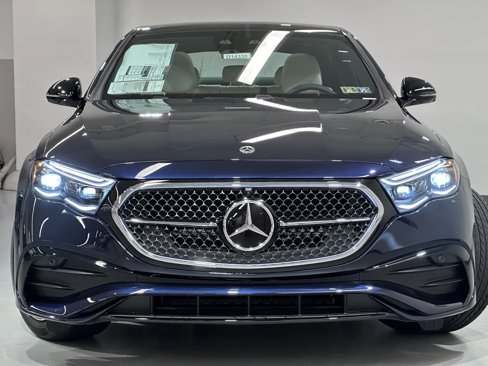 New 2026 Mercedes-Benz E 350 4MATIC Sedan image 3
