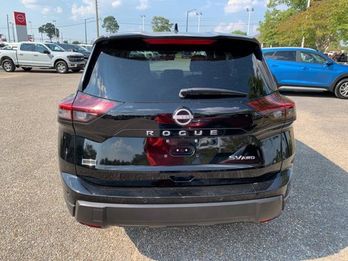 Used 2024 Nissan Rogue SV image 6