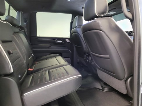 Used 2024 GMC Sierra 2500 AT4X image 14