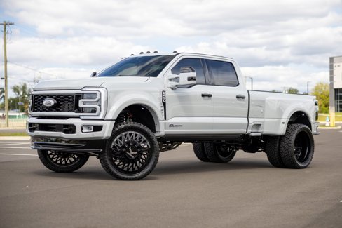 Used 2025 Ford F450 Platinum w/ Platinum Plus Package image 4
