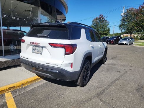 Used 2025 GMC Terrain Elevation w/ Black Edition image 5