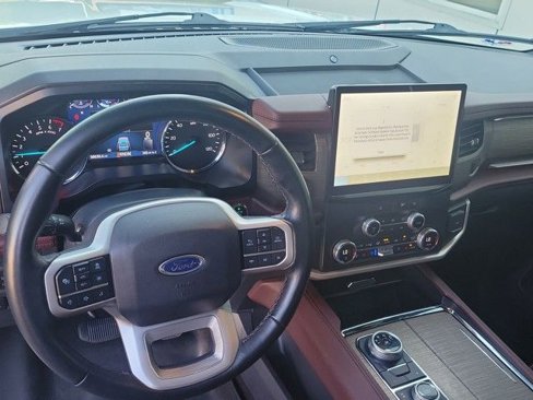 Used 2022 Ford Expedition Max Limited image 17