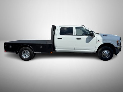 Used 2024 RAM 3500 Tradesman w/ Chrome Appearance Group image 5